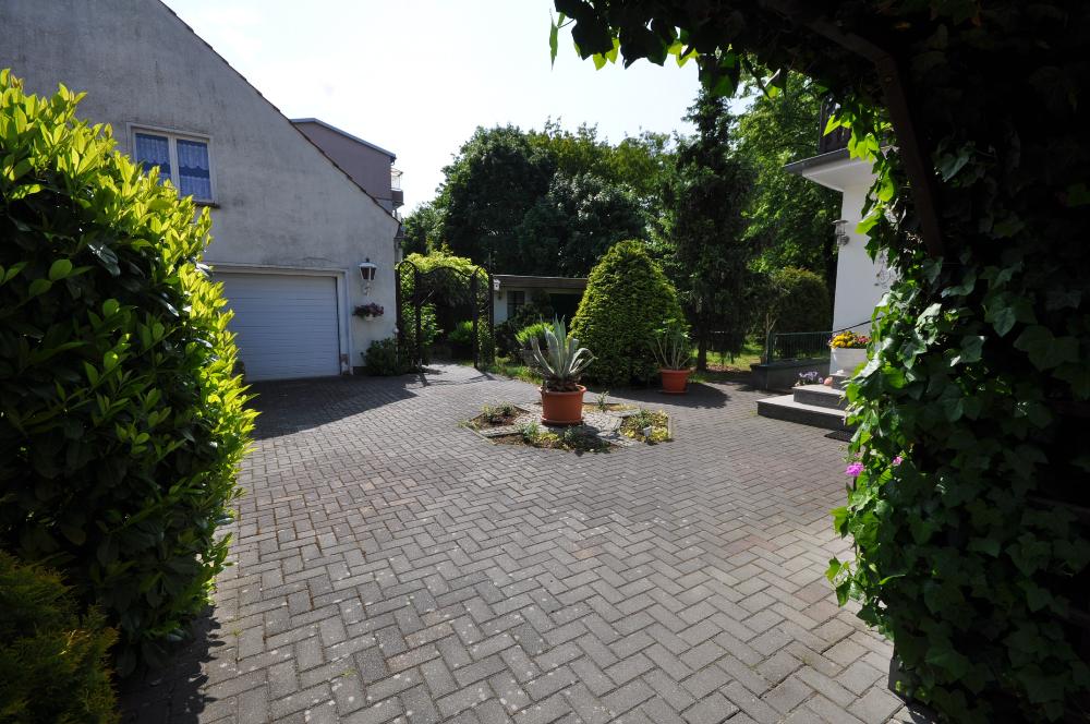 Roessel Slide